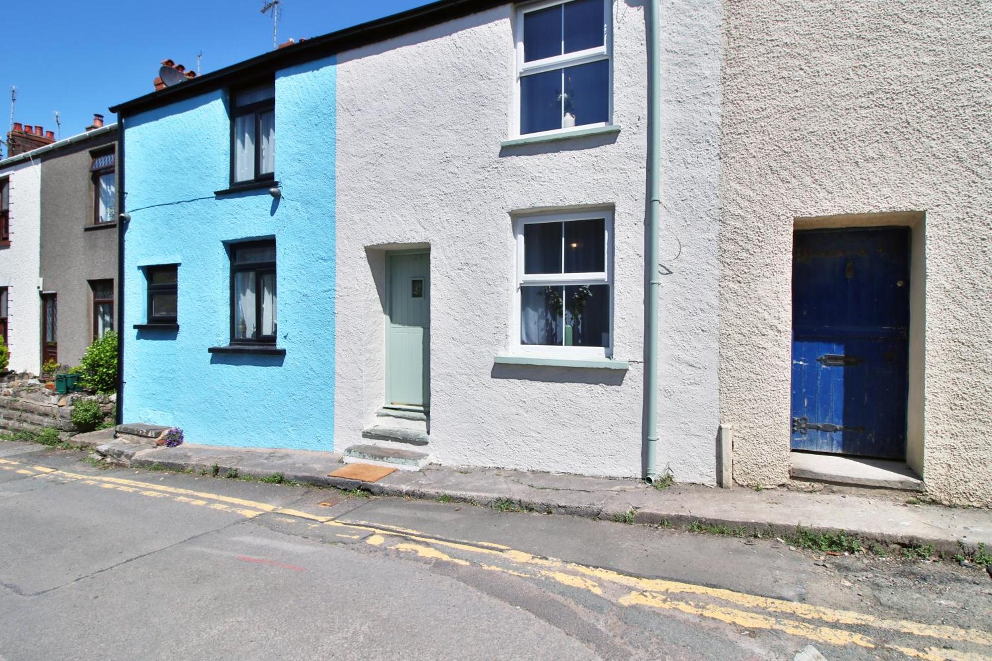 Little Gem In The Mumbles! Fishermans With Log Burner, Dog Friendly And Welcome Breakfast Hamper! *