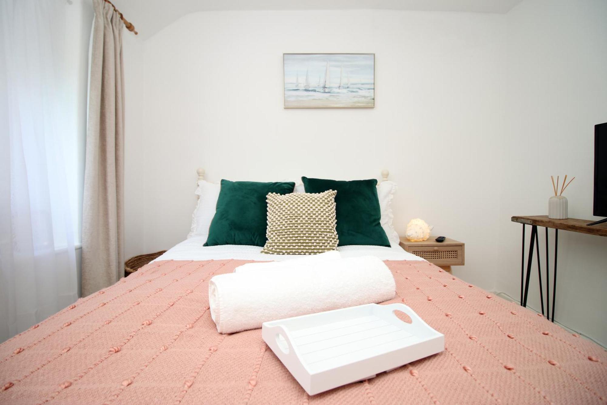 Little Gem In The Mumbles! Fishermans With Log Burner, Dog Friendly And Welcome Breakfast Hamper! Сasa de vacaciones *