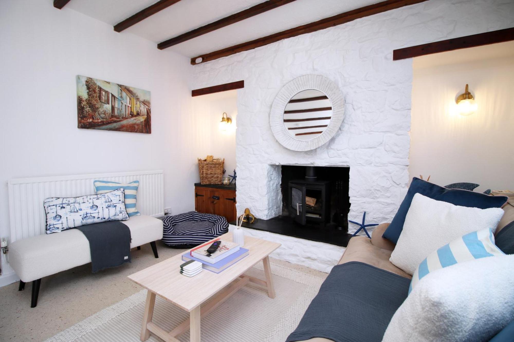 Little Gem In The Mumbles! Fishermans With Log Burner, Dog Friendly And Welcome Breakfast Hamper! * Mumbles