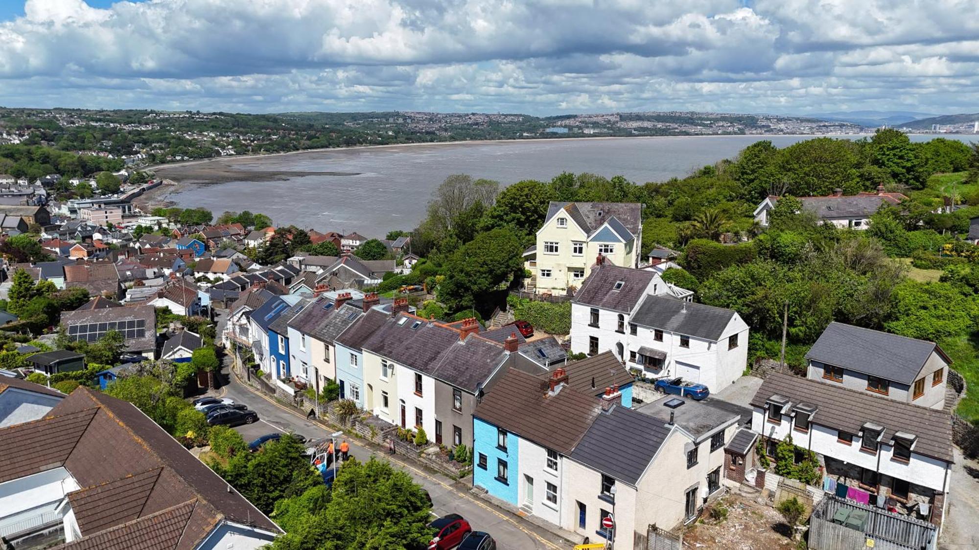 Little Gem In The Mumbles! Fishermans With Log Burner, Dog Friendly And Welcome Breakfast Hamper! * Mumbles